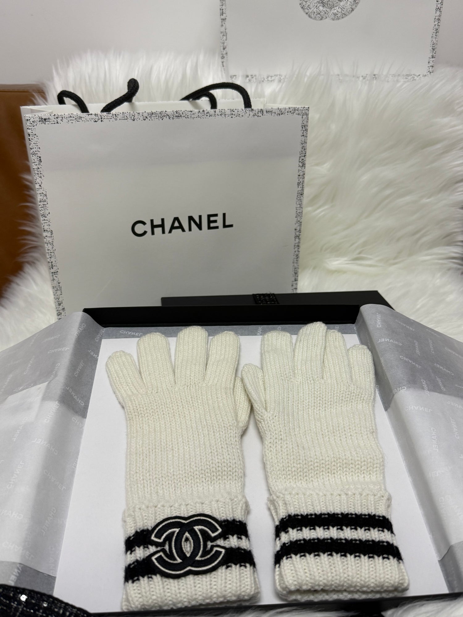 Chanel White Cashmere Gloves with Chanel Logo Brand New In Box