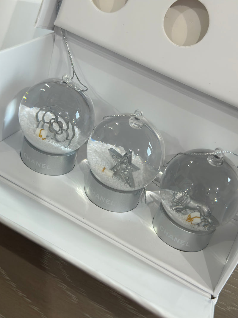 CHANEL 2024 Snow Globe Mini Set Novelty Silver Ornament Limited Edition Rare