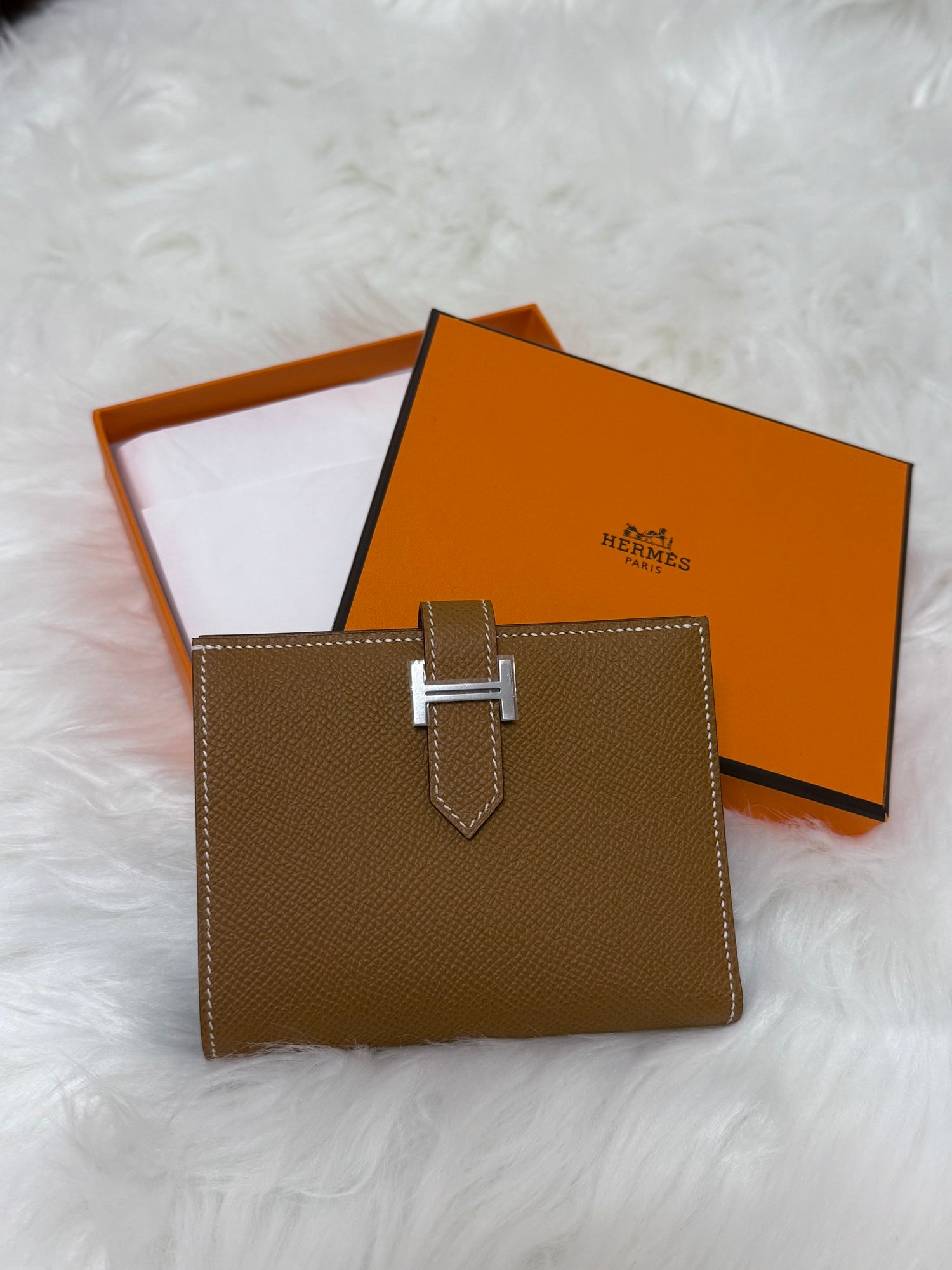 Brand New Hermes Bearn Compact Wallet Gold Platinum Hardware