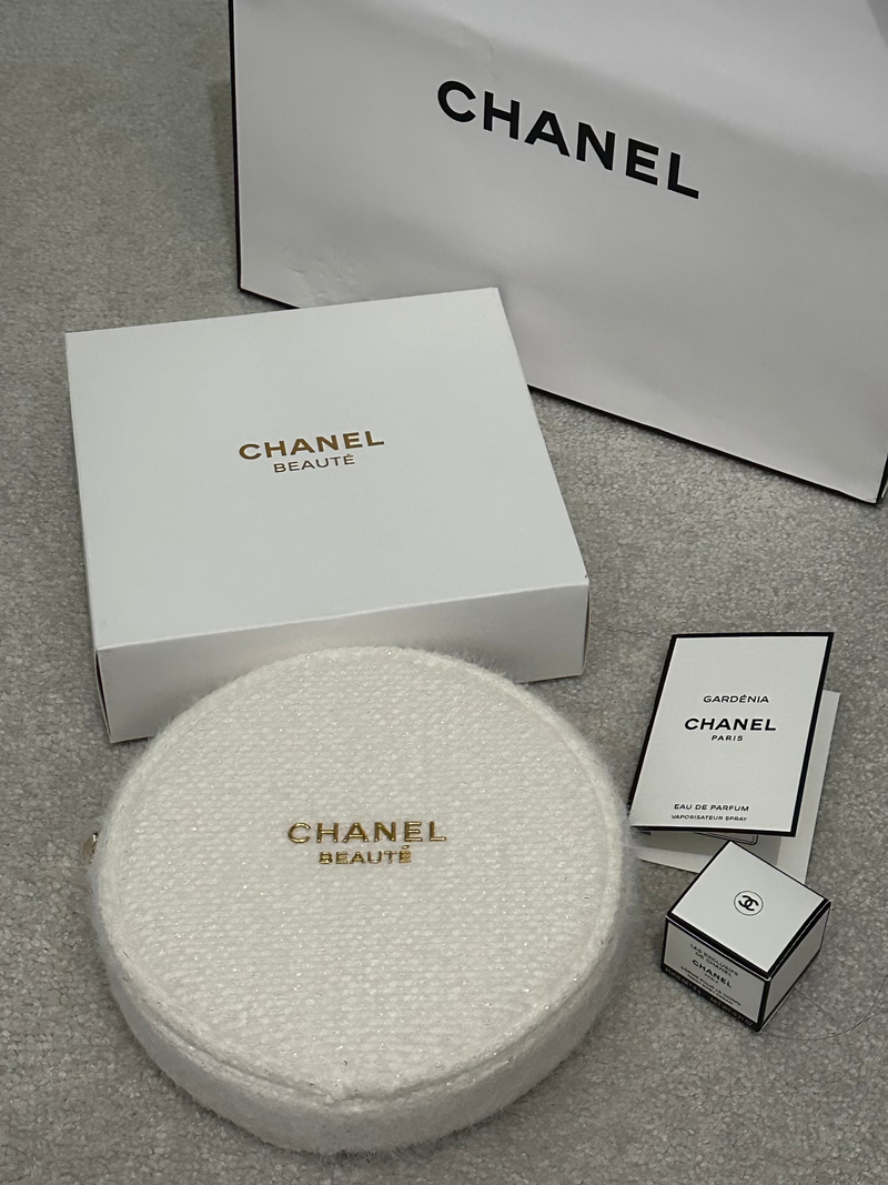 Chanel Beauty Makeup Pouch Set (+ 1 Perfume Sample & 6g Body Cream)