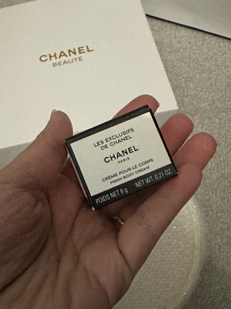 Chanel Beauty Makeup Pouch Set (+ 1 Perfume Sample & 6g Body Cream)