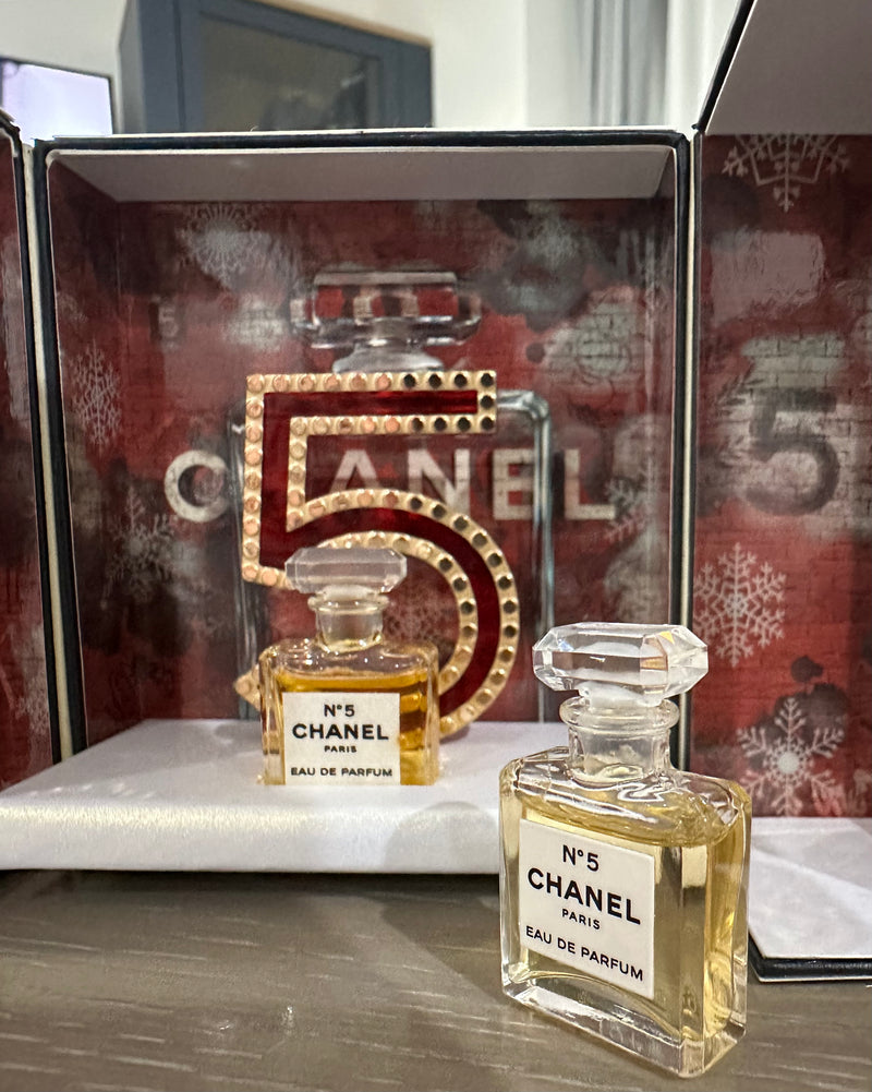 Chanel No 5 Miniature Perfume Exclusive giftbox + 1 More No5 1.5ml