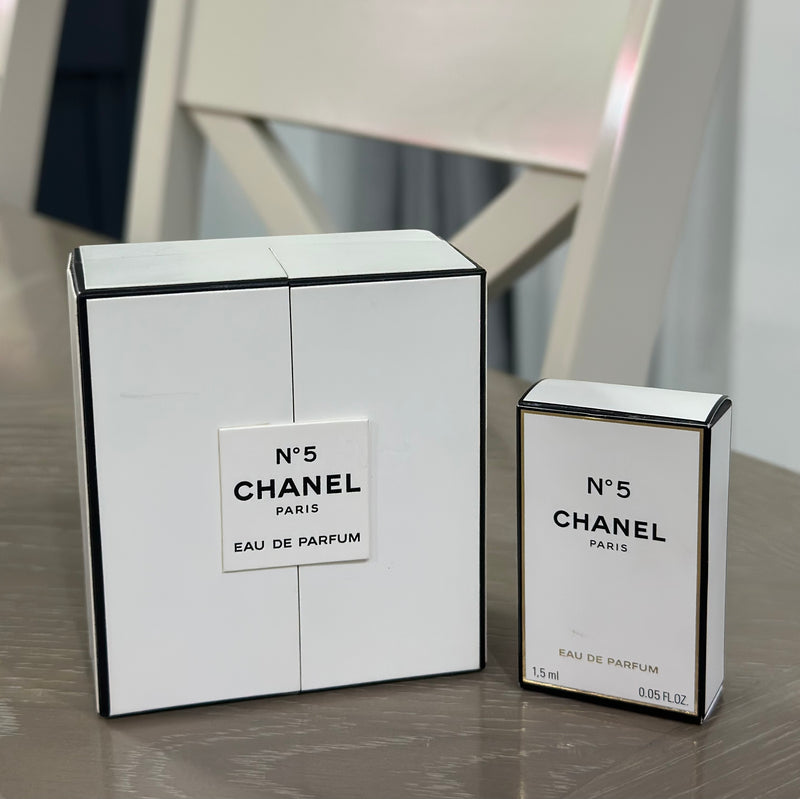 Chanel No 5 Miniature Perfume Exclusive giftbox + 1 More No5 1.5ml