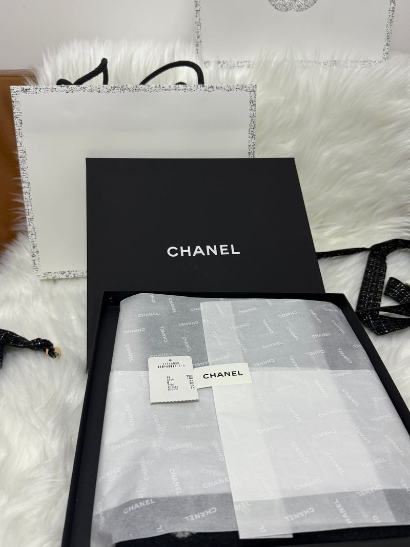 Chanel Black Wool Gloves with Chanel Logo In Box Brand New