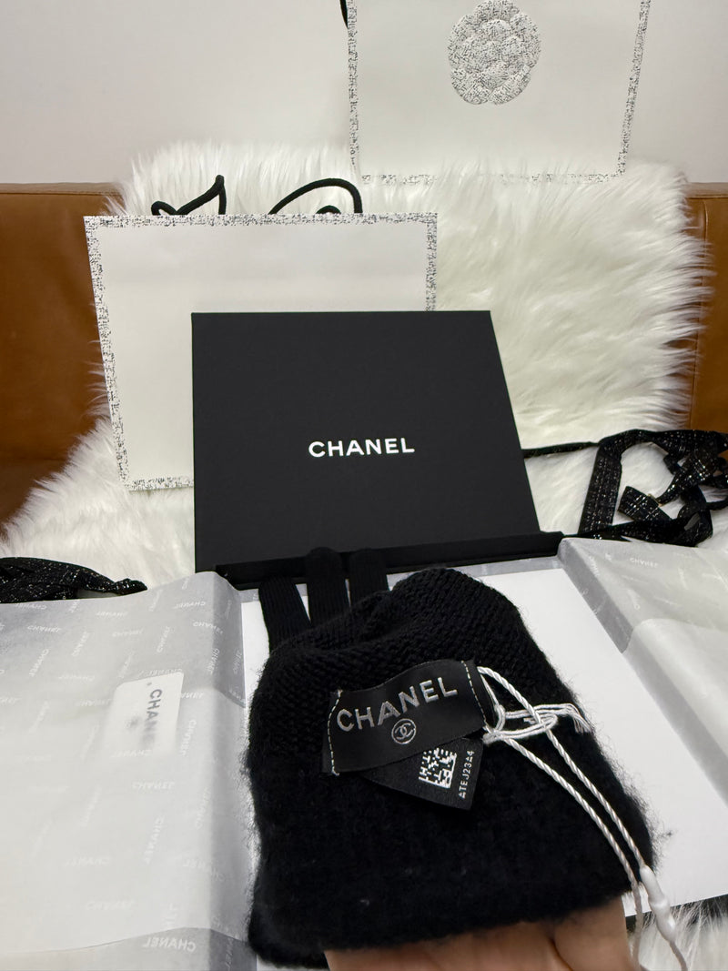 Chanel Black Wool Gloves with Chanel Logo In Box Brand New