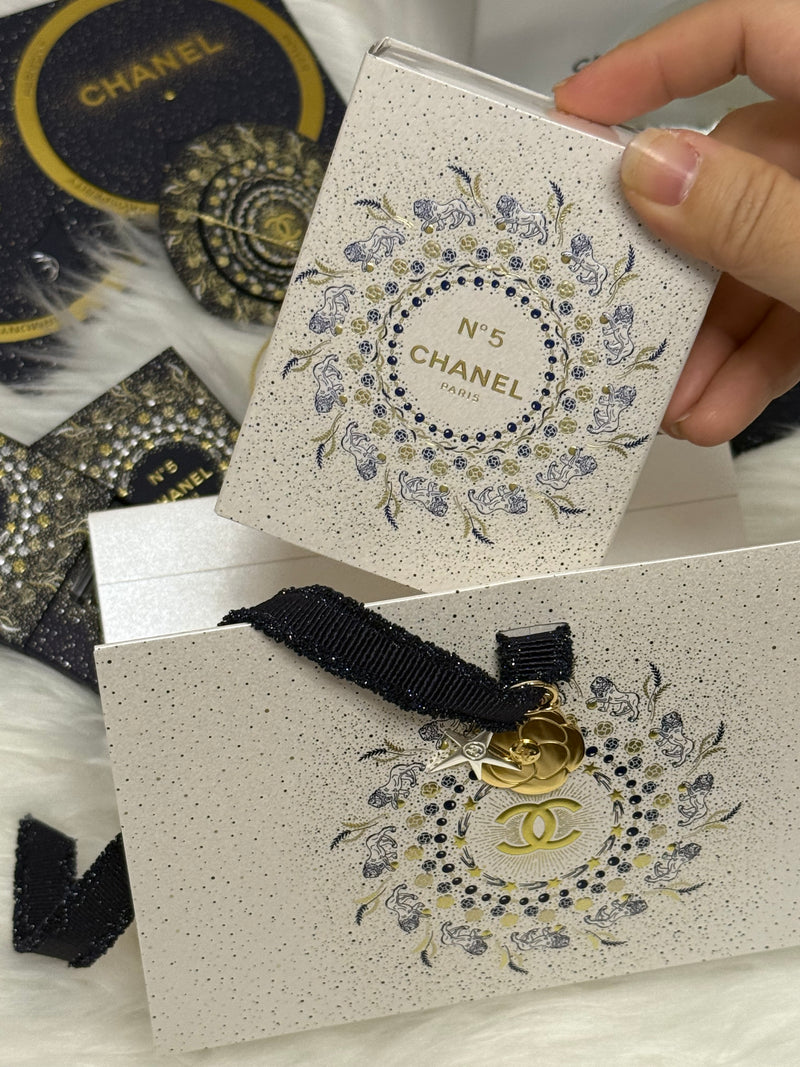 Chanel No5 Limited Xmas Set Eau De Parfum Refillable Purse Spray in Black