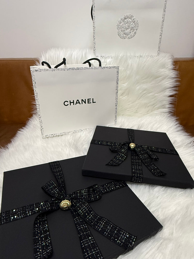 Chanel Black Wool Gloves with Chanel Logo In Box Brand New