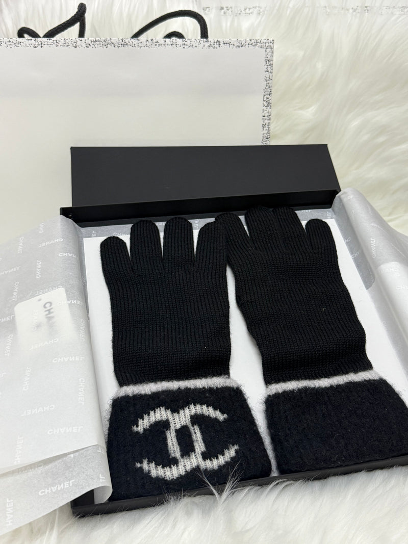 Chanel Black Wool Gloves with Chanel Logo In Box Brand New