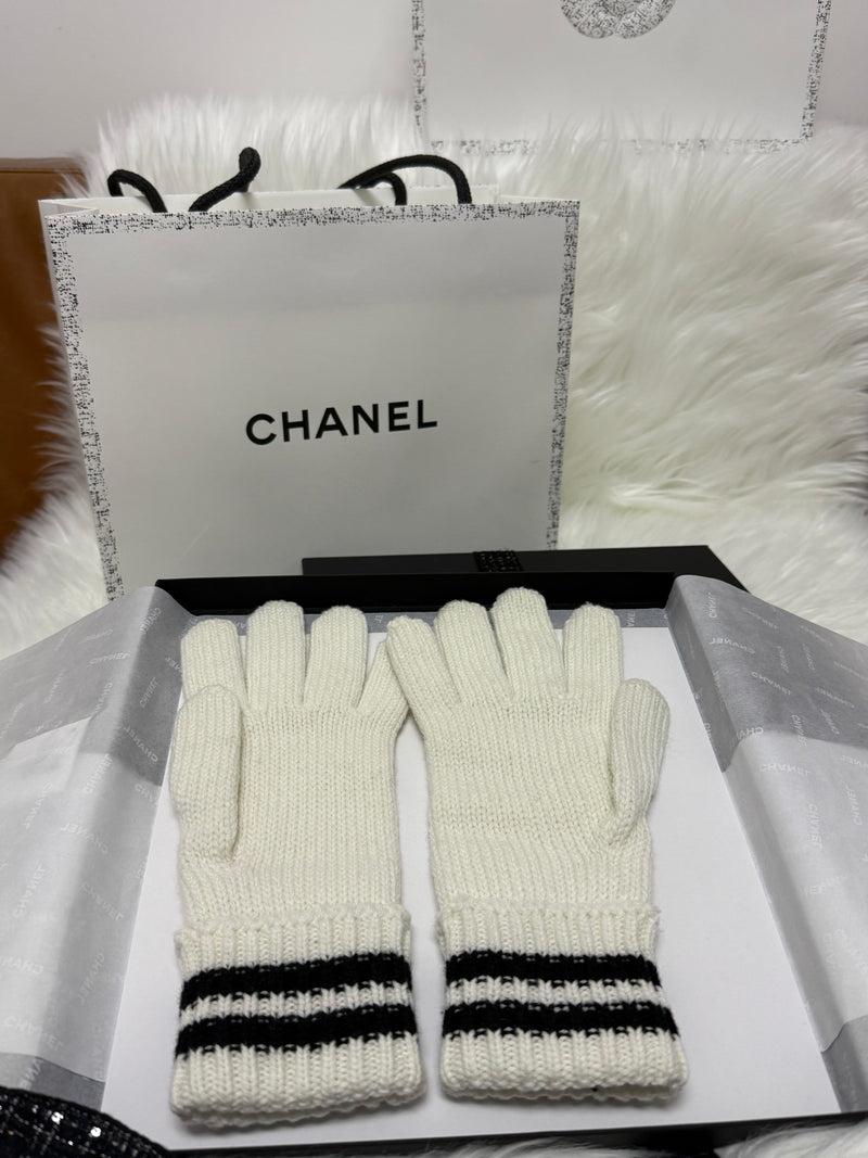 Chanel White Cashmere Gloves with Chanel Logo Brand New In Box
