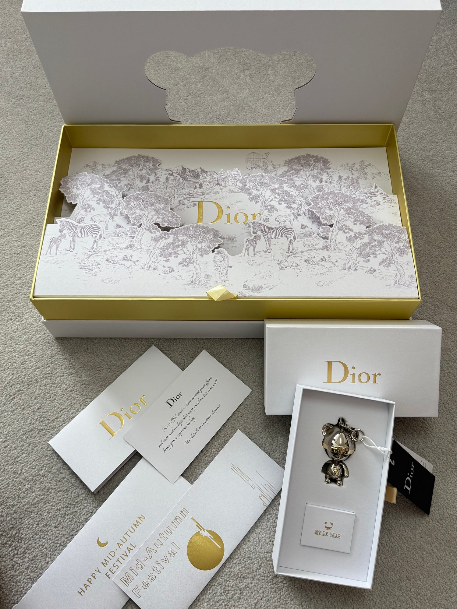 Dior Mooncake Set Display With Inlex Bear Charm Key Chain (no food/mooncake)